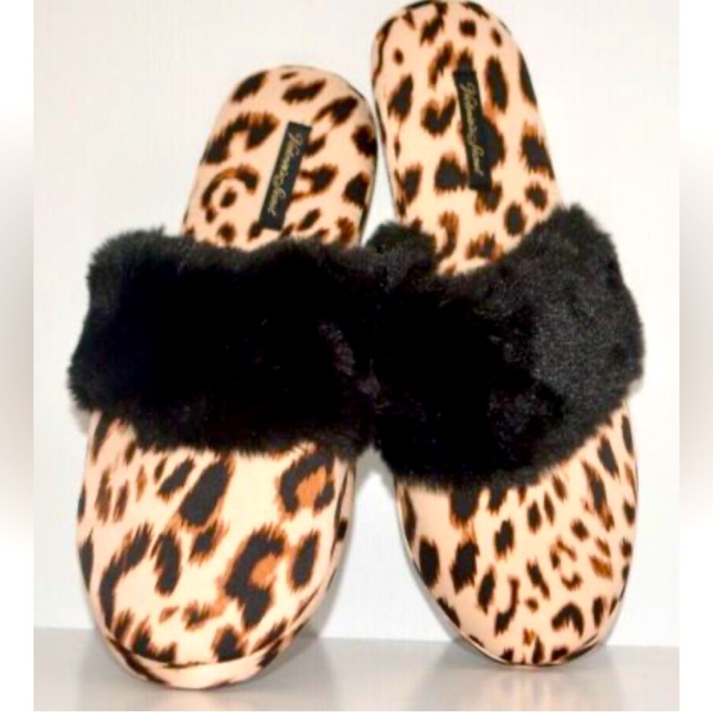 New Victoria secret slippers🖤